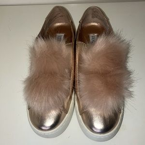 Steve Madden Breeze Platform Leather Sneaker Slip On Pom Pom 7.5